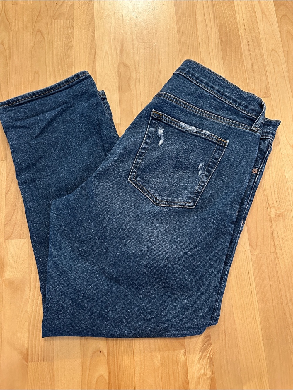 GAP Women’s Dark Blue Straight Jeans sz32
